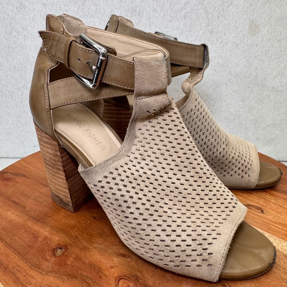 Marc Fisher Block Heel Sandals Ankle Strap Peep Toe‎ Beige Leather 7 Casual